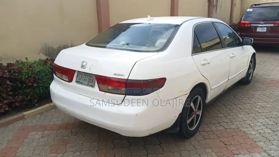 Honda Accord 2004 White