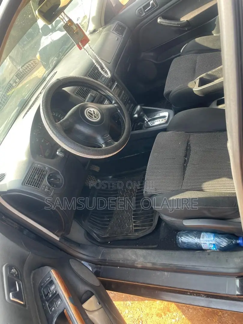 Volkswagen Golf 2004 Black
