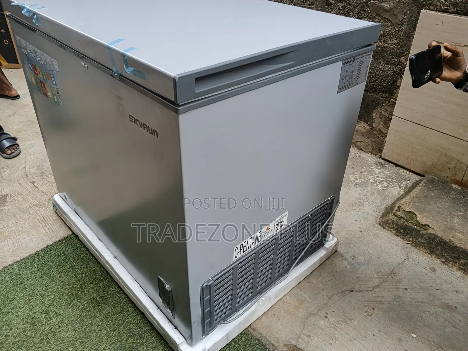 Skyrun BD-260A Chest Freezer 260L – Keep Food Fresh Frozen