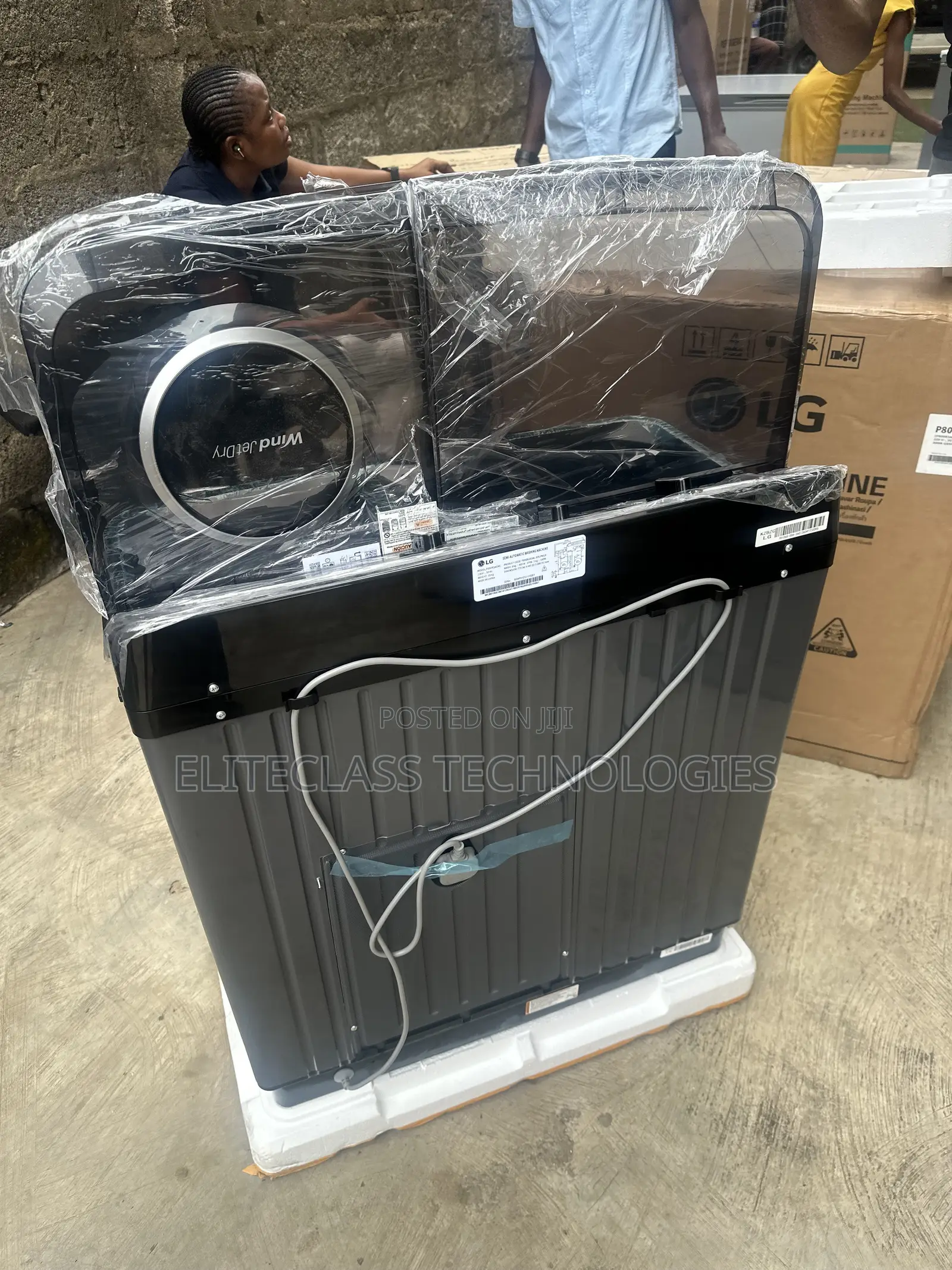 Jet Black LG P800R3AGNC Twin Tub Laundry Appliance