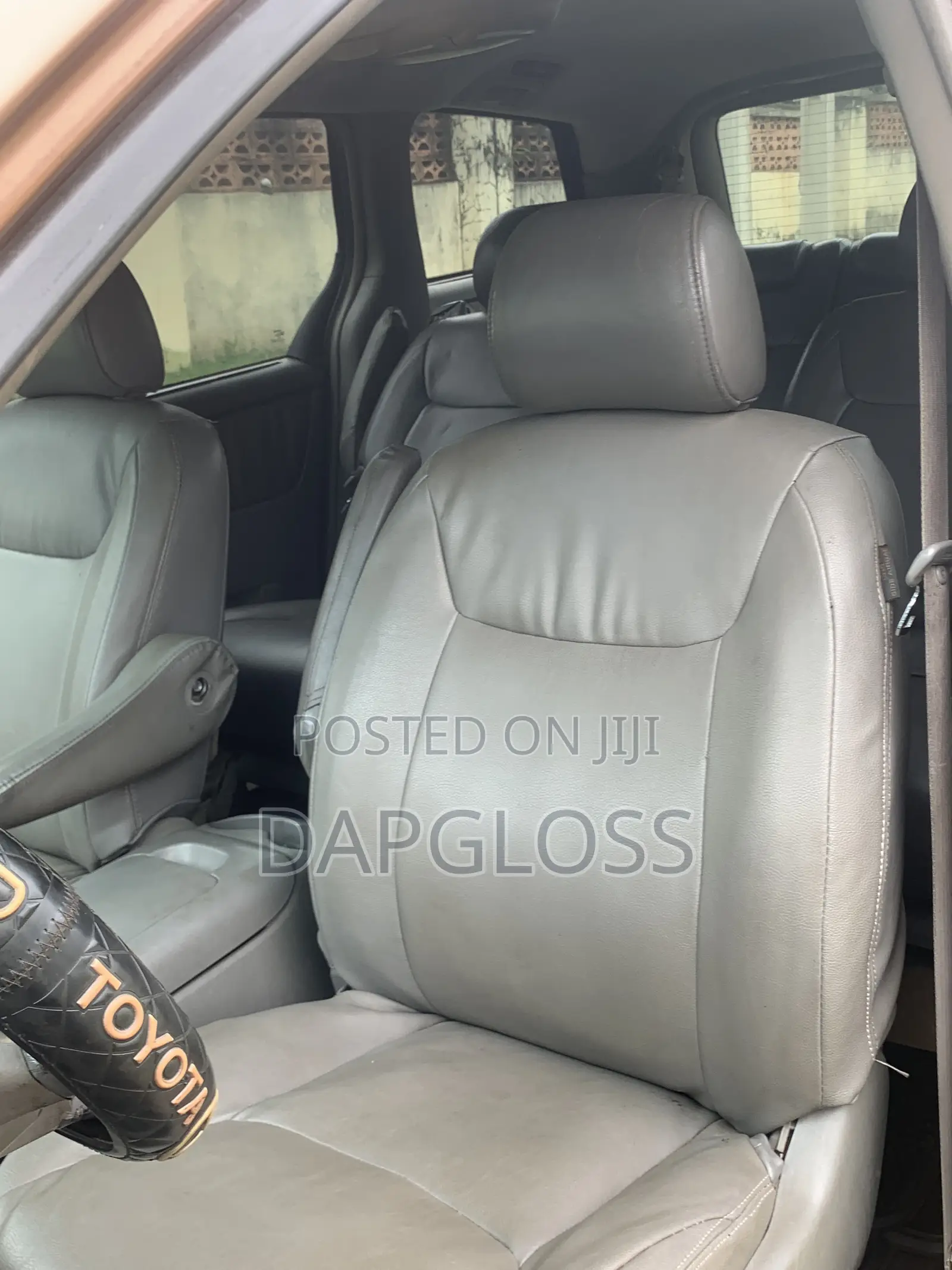 Toyota Sienna 2006 Gold