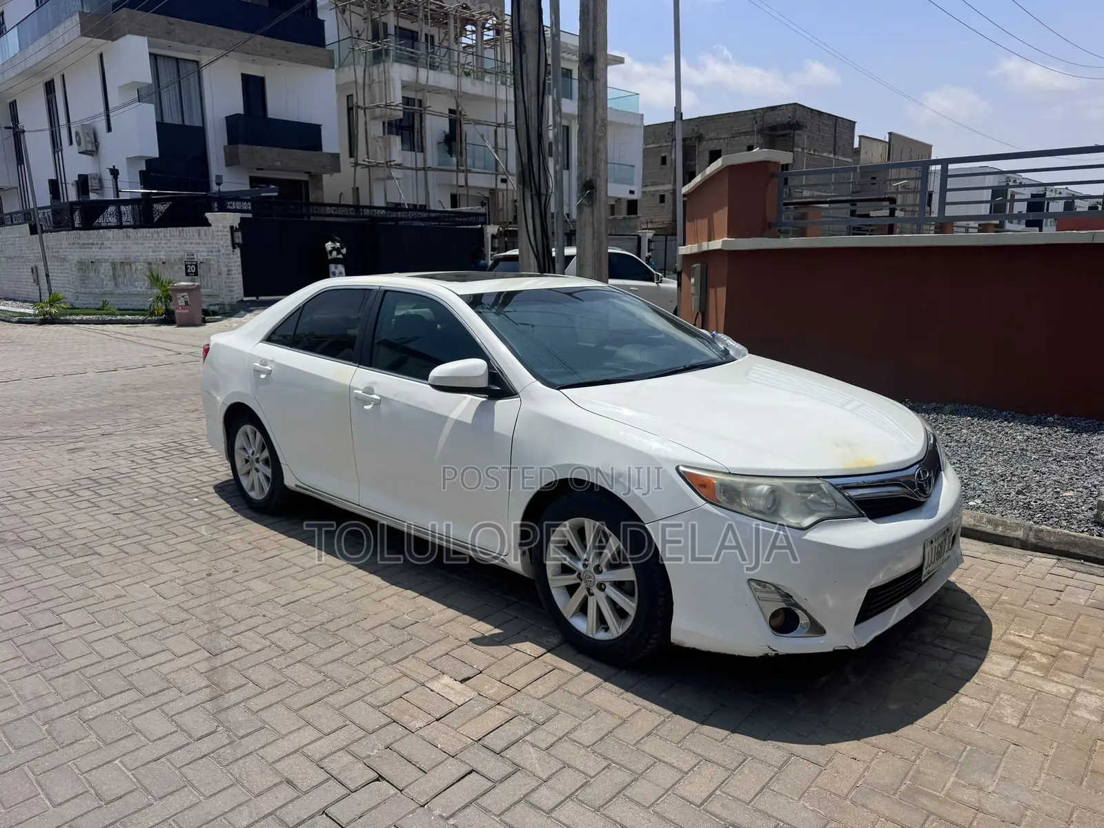 Toyota Camry XLE 4dr Sedan (2.5L 4cyl 6A) 2013 White