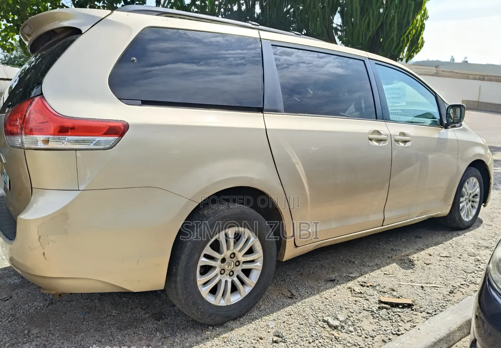 Toyota Sienna XLE 8 Passenger 2011 Gold