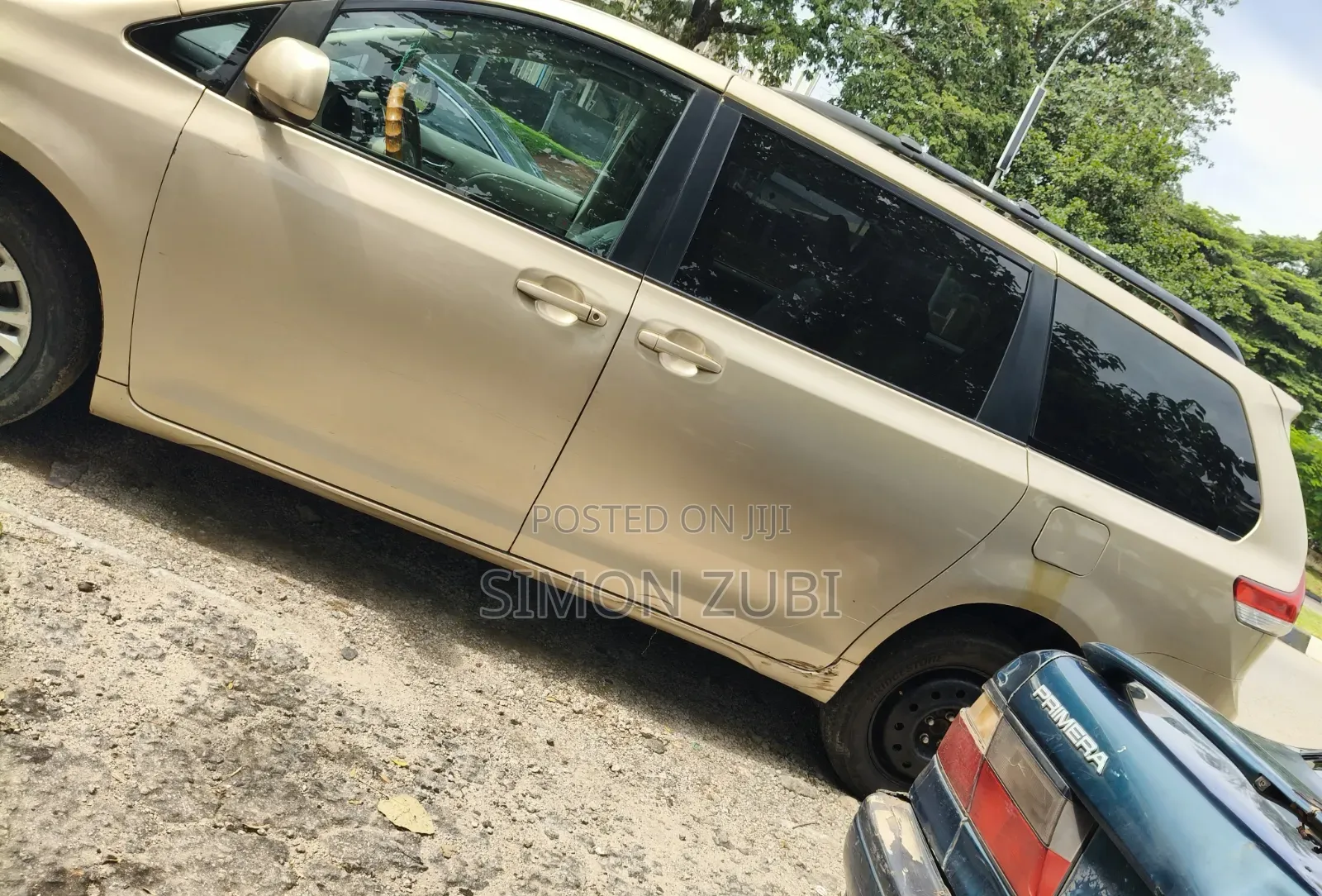 Toyota Sienna XLE 8 Passenger 2011 Gold