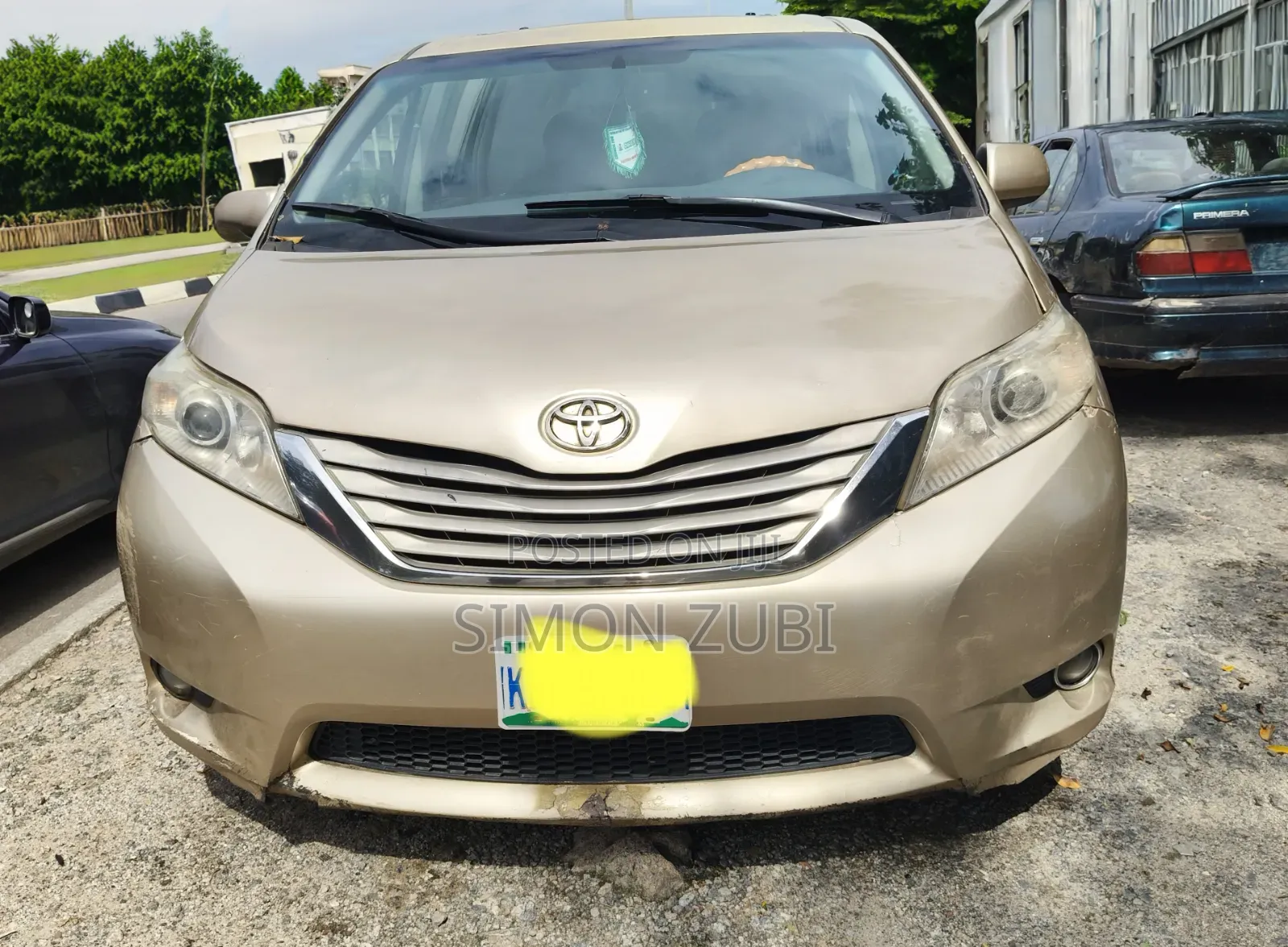 Toyota Sienna XLE 8 Passenger 2011 Gold