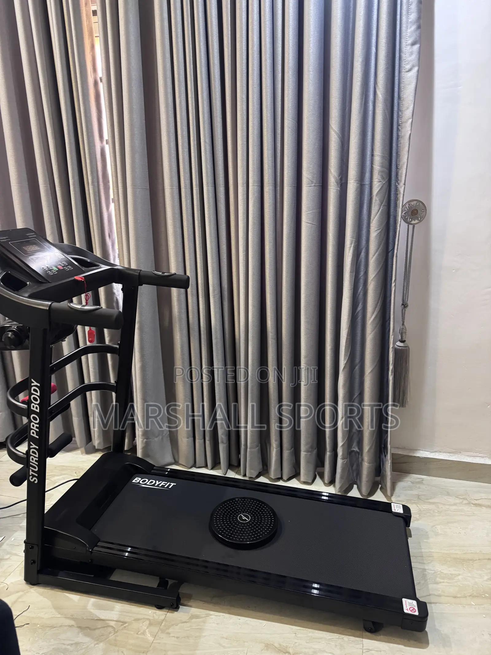 2.5hp Body Fit Treadmill With Incline and Mp3