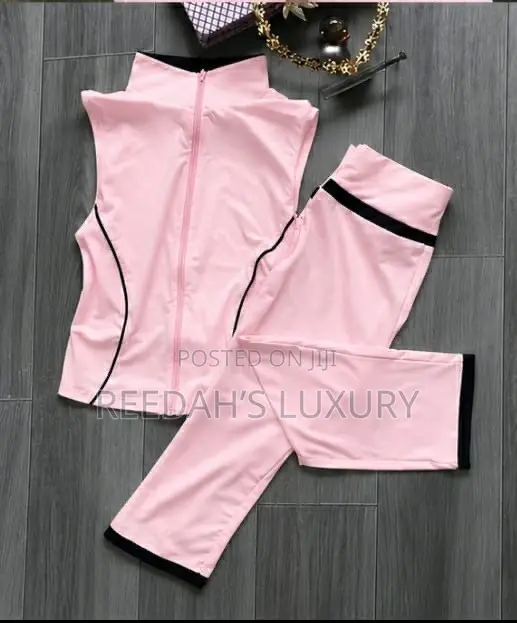 Contrast Zip-Up Cami Capri Set