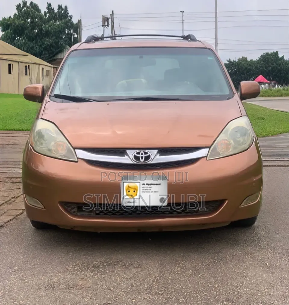 Toyota Sienna XLE FWD 2006 Orange