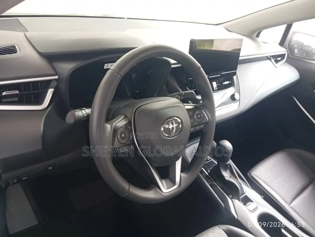 New Toyota Corolla Hybrid LE 2025 White