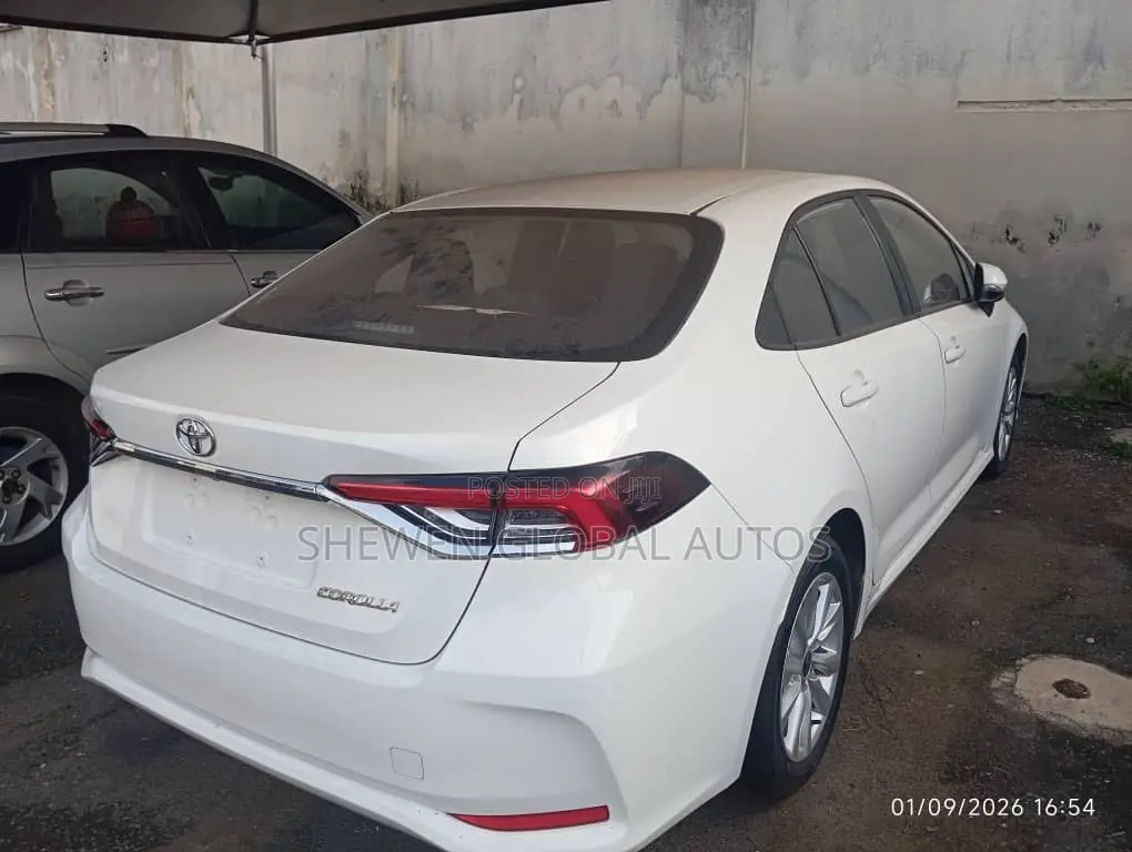 New Toyota Corolla Hybrid LE 2025 White