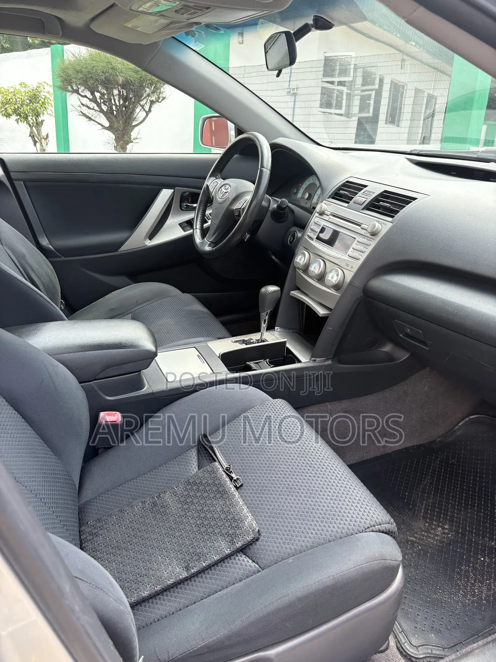 Toyota Camry SE 4dr Sedan (2.5L 4cyl 6A) 2011 Silver