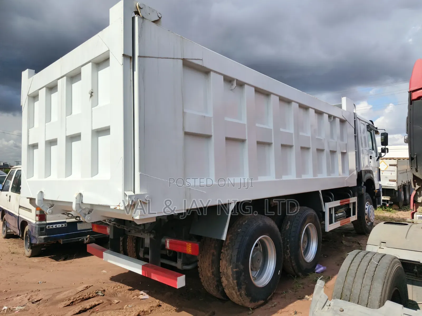 Howo Tipper Truck 10 Tyres - Direct Belcto9