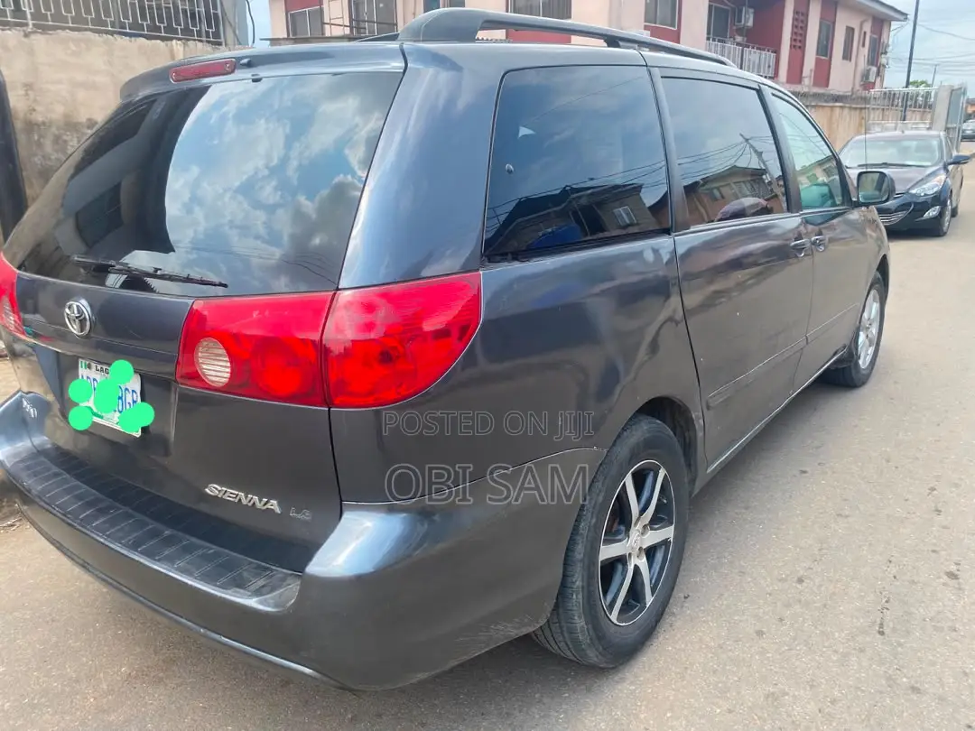 Toyota Sienna 2009