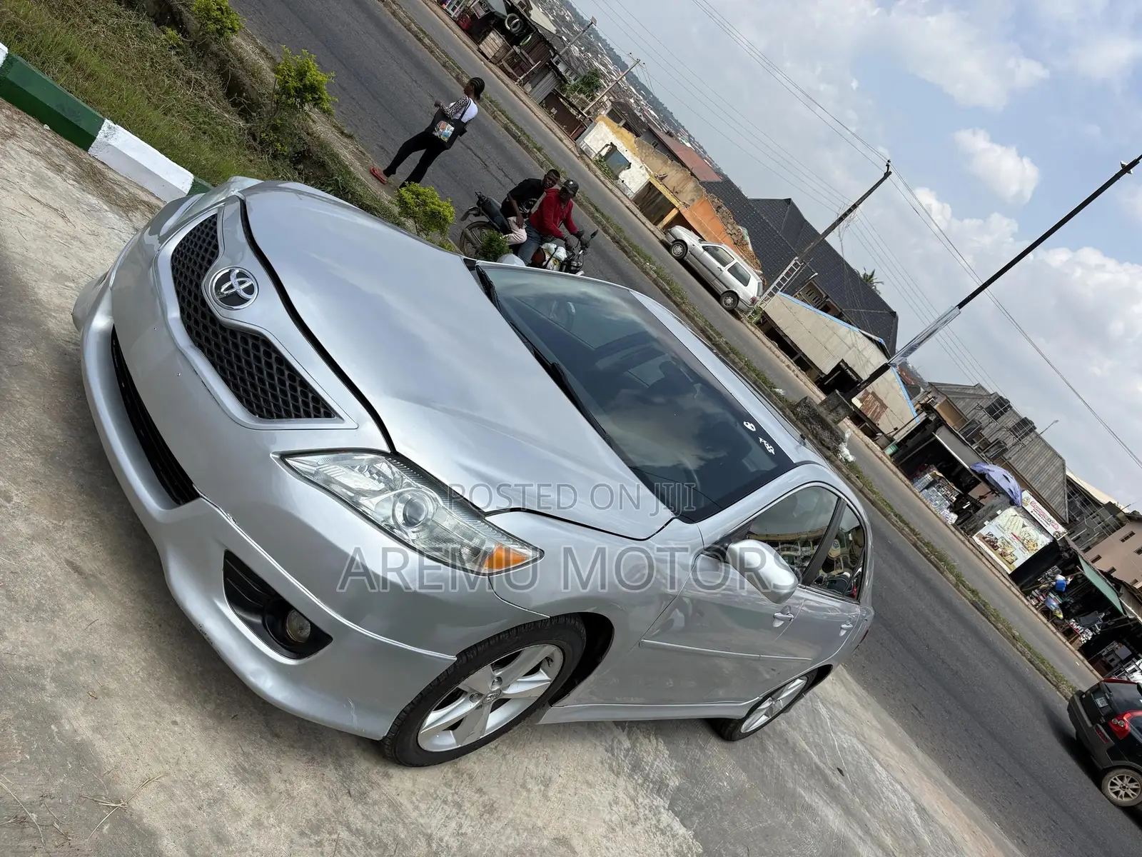 Toyota Camry SE 4dr Sedan (2.5L 4cyl 6A) 2011 Silver