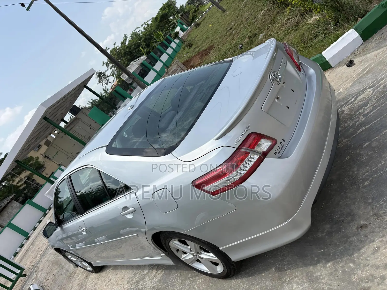 Toyota Camry SE 4dr Sedan (2.5L 4cyl 6A) 2011 Silver
