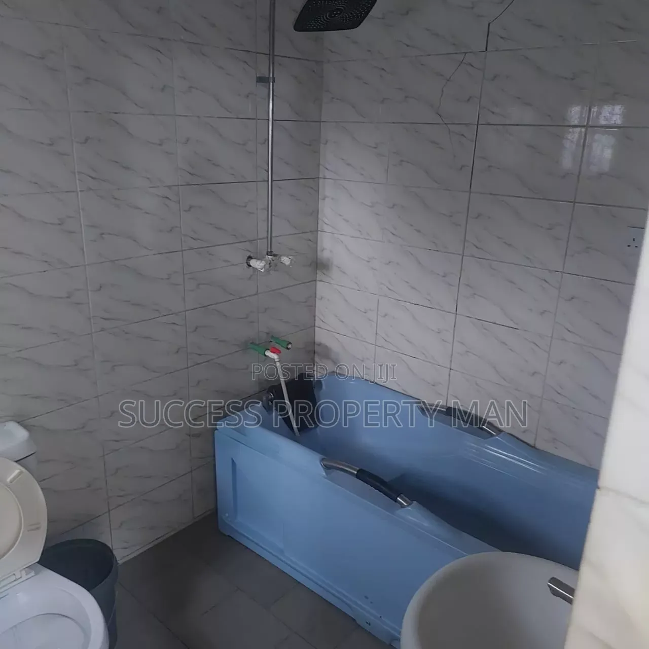 4bdrm Duplex in Woji for sale