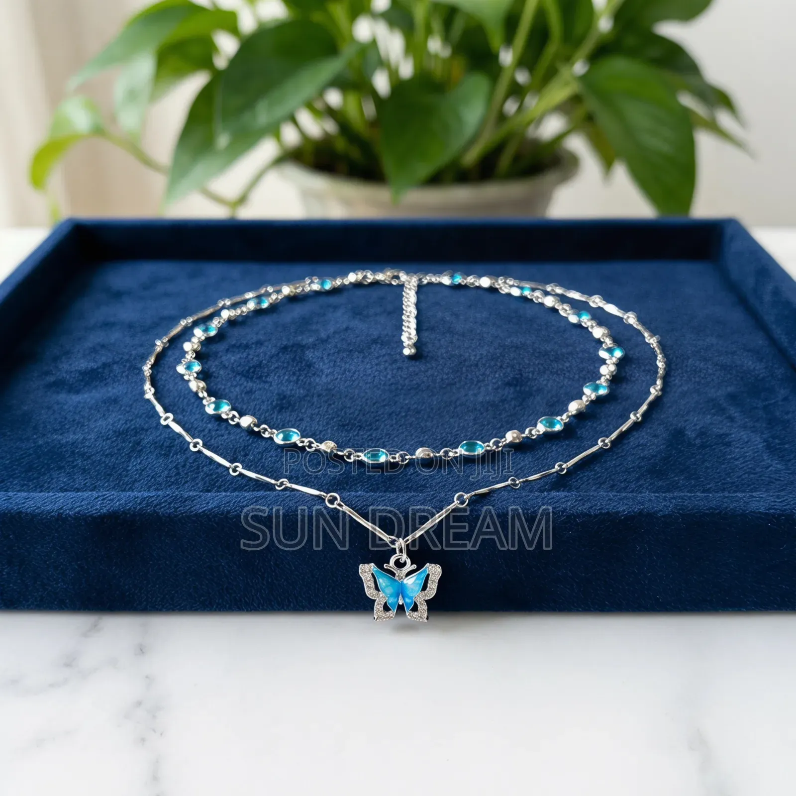Trendy Fashionable Woman Nacklace Jewelry