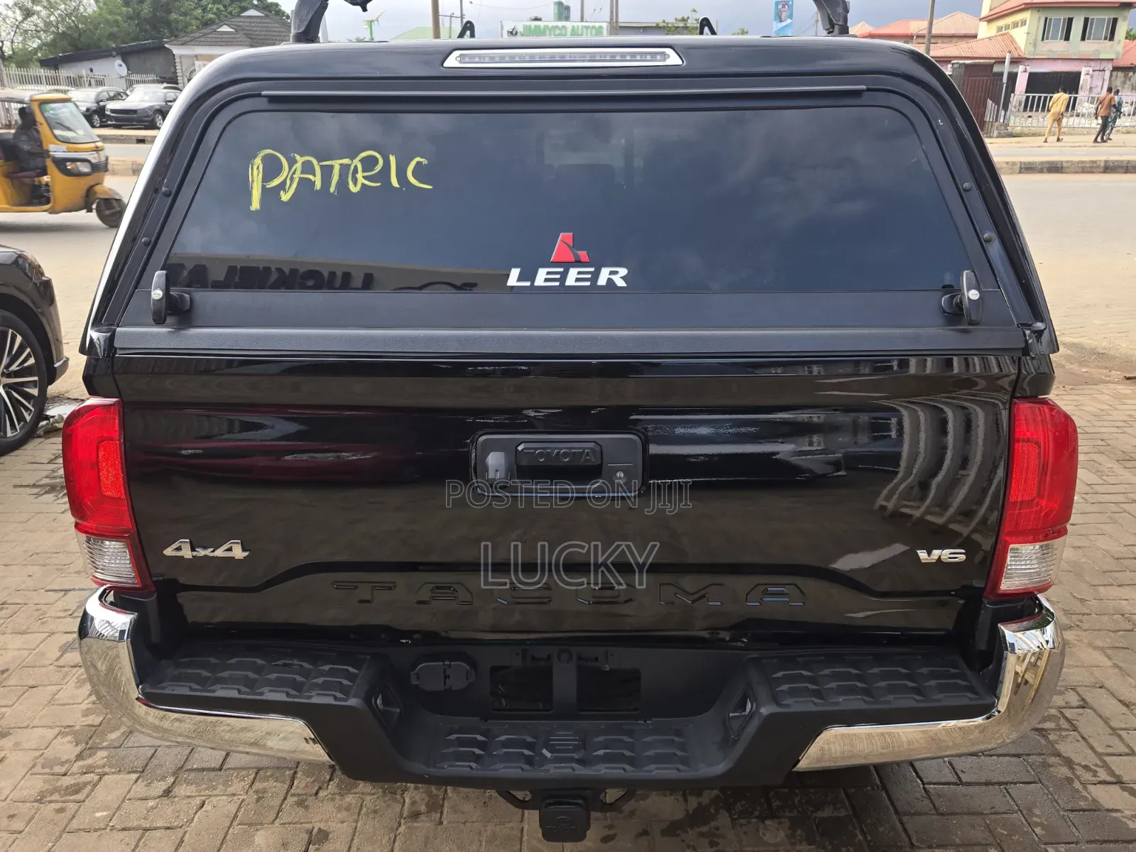 Toyota Tacoma SR5 2022 Black
