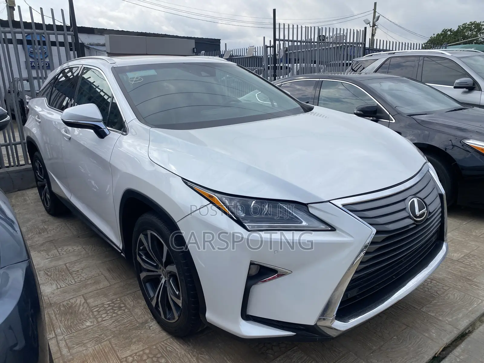 Lexus RX 350 FWD 2017 Off white