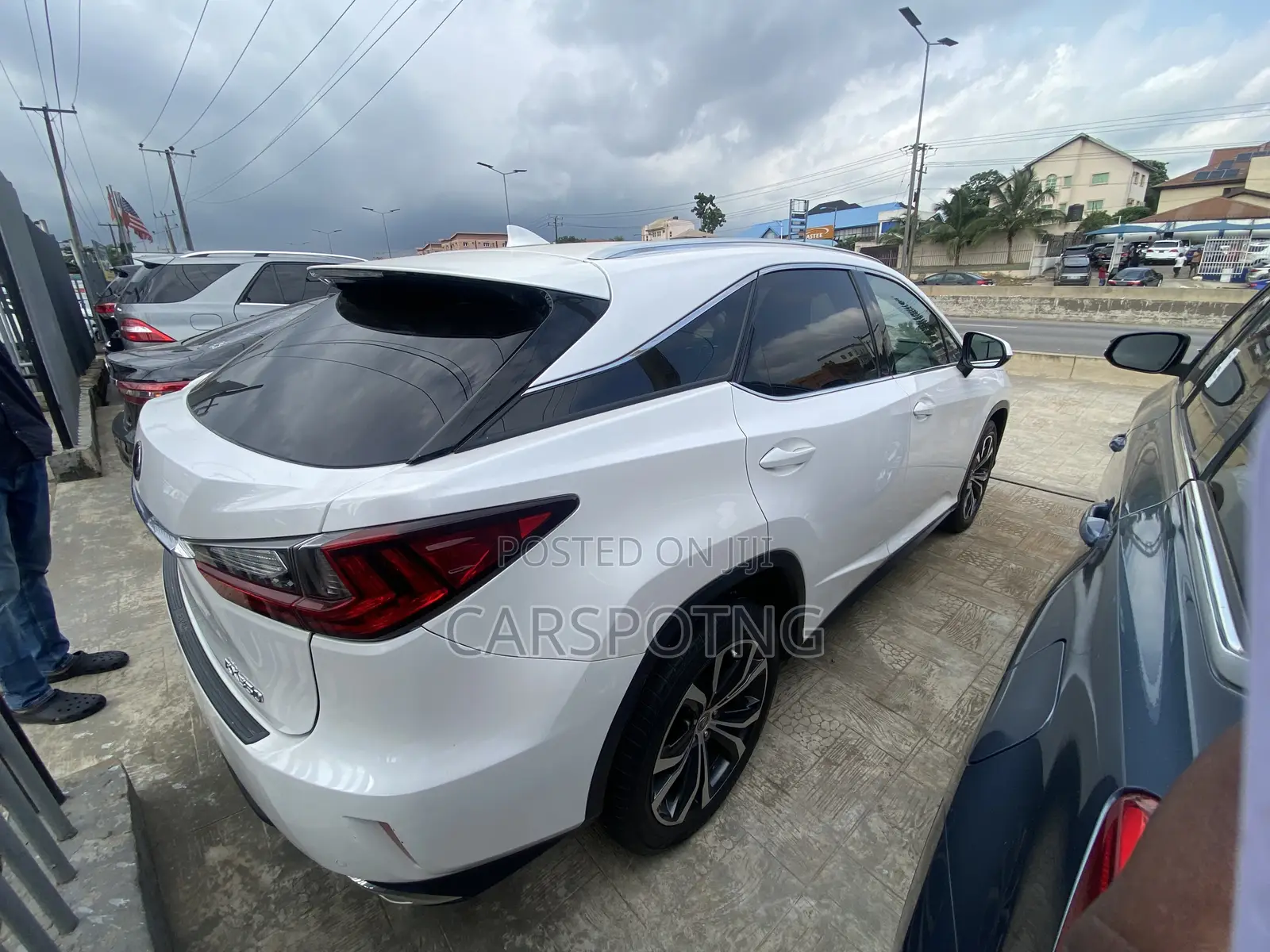 Lexus RX 350 FWD 2017 Off white