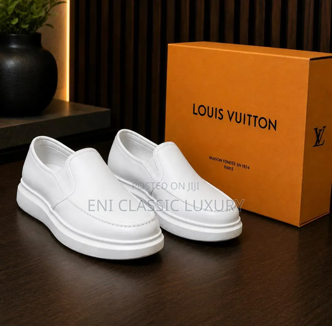 Top Notch Luxury Men's Sneaker Shoes Louis Vuitton Best Quality