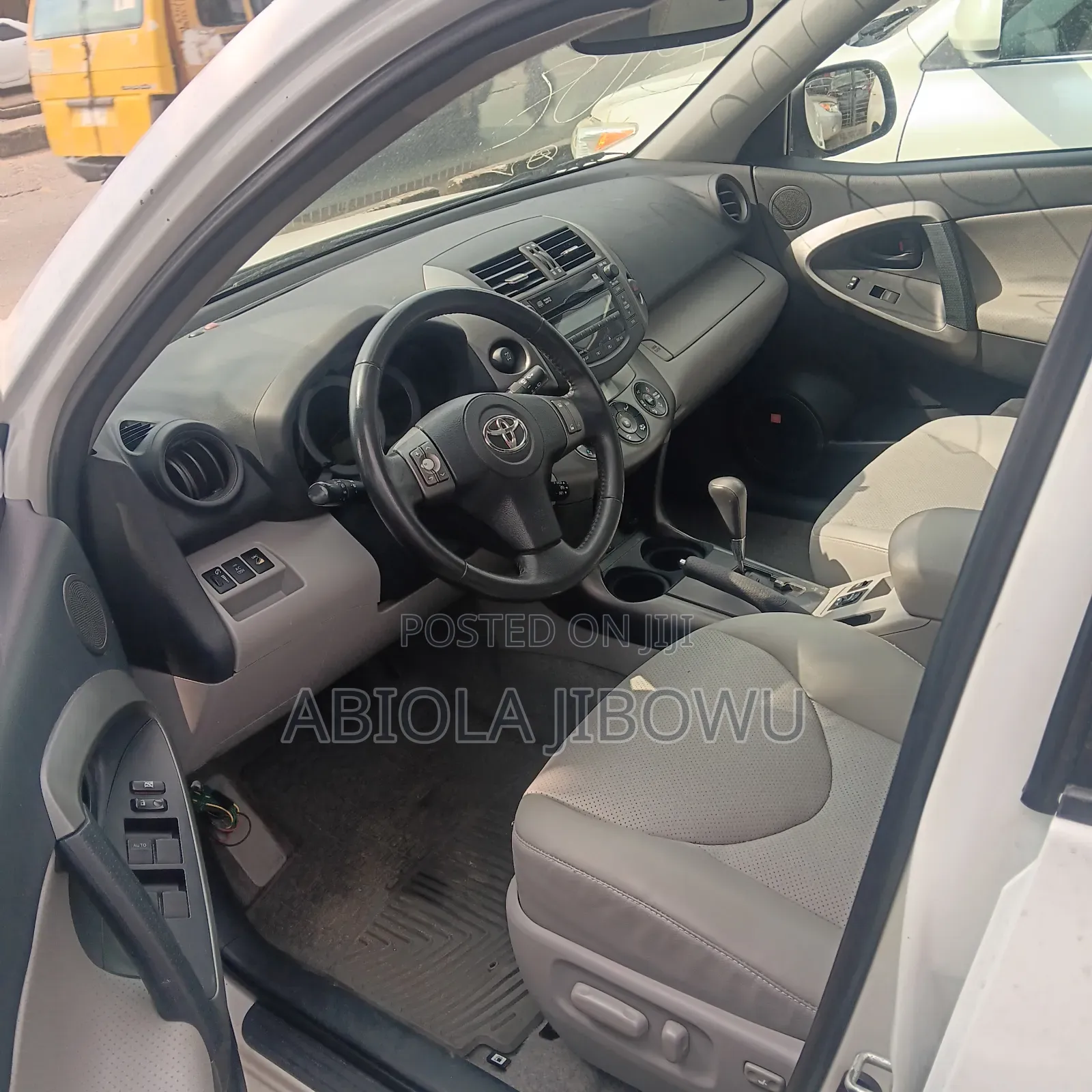Toyota RAV4 3.5 Limited 2010 White