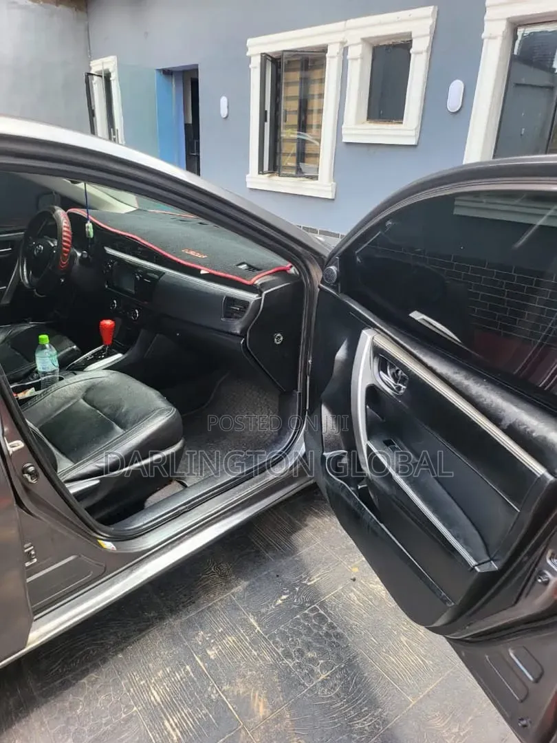 Toyota Corolla 2016 Gray