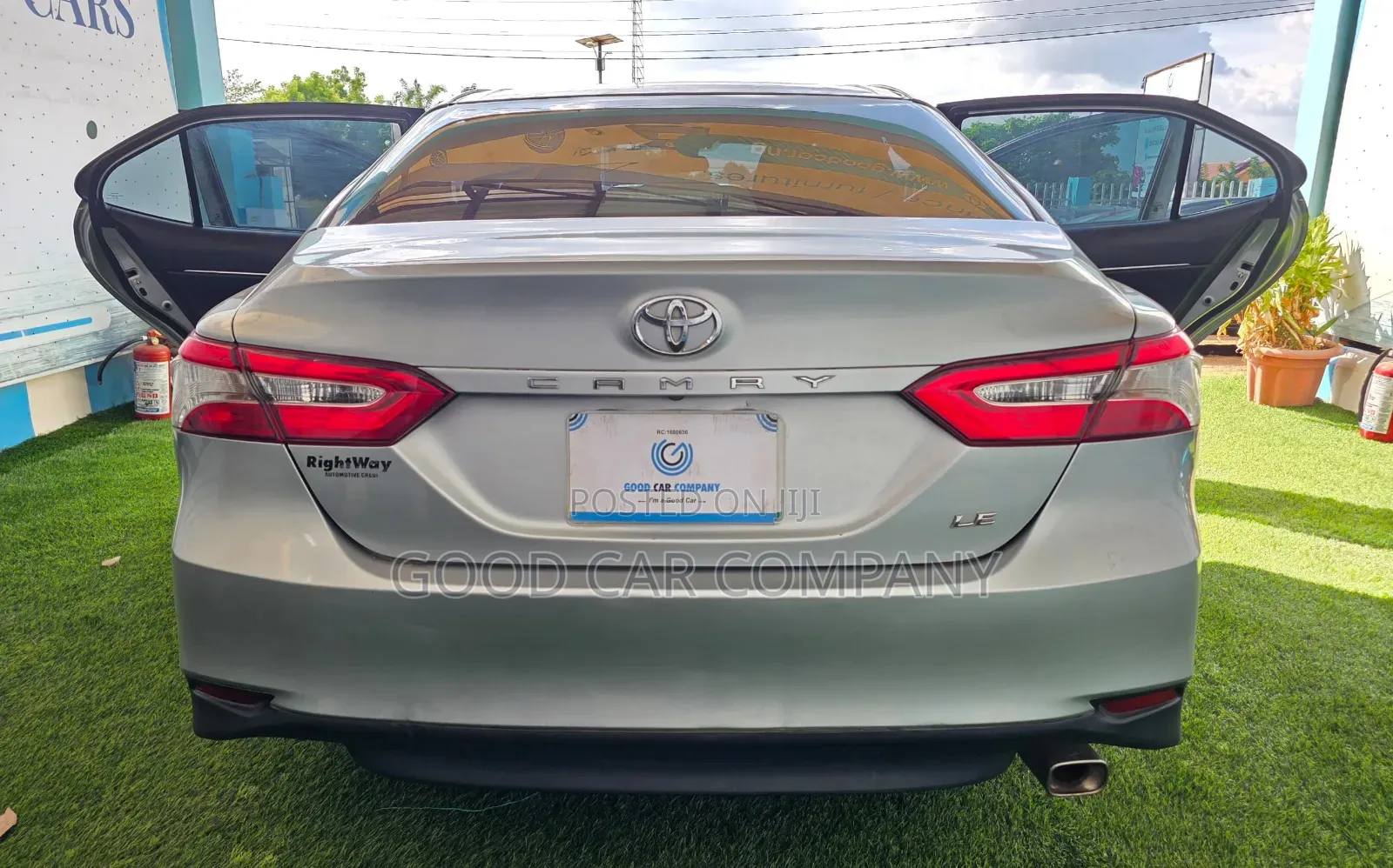 Toyota Camry 2018 Silver