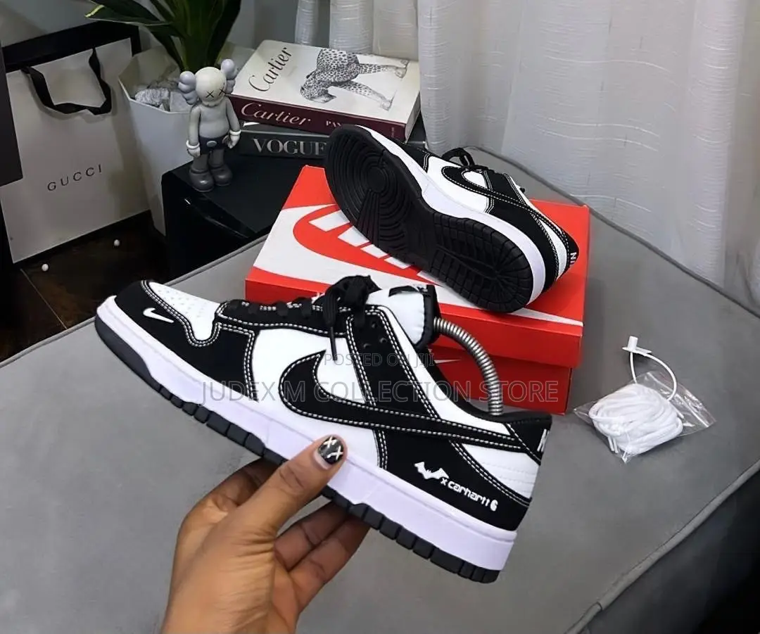Nike Dunk Low – Premium Streetwear Sneakers