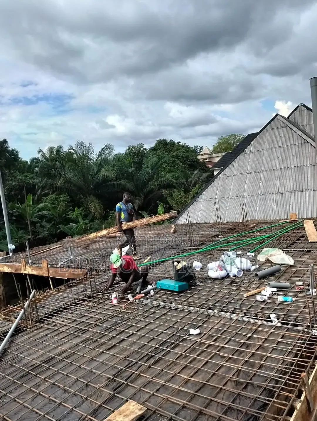 Reliable Roofing and Decking Carpenter in Lagos