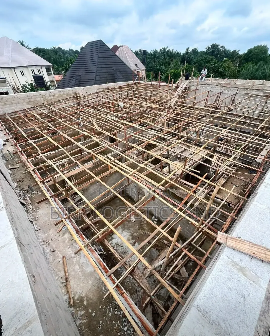 Reliable Roofing and Decking Carpenter in Lagos