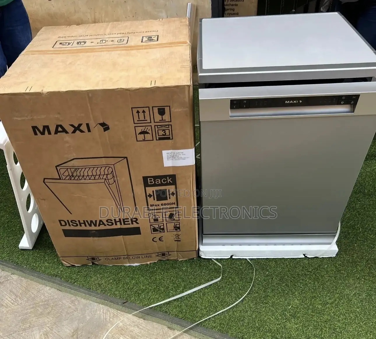 Maxi Dishwasher (12 Place Dishwasher)