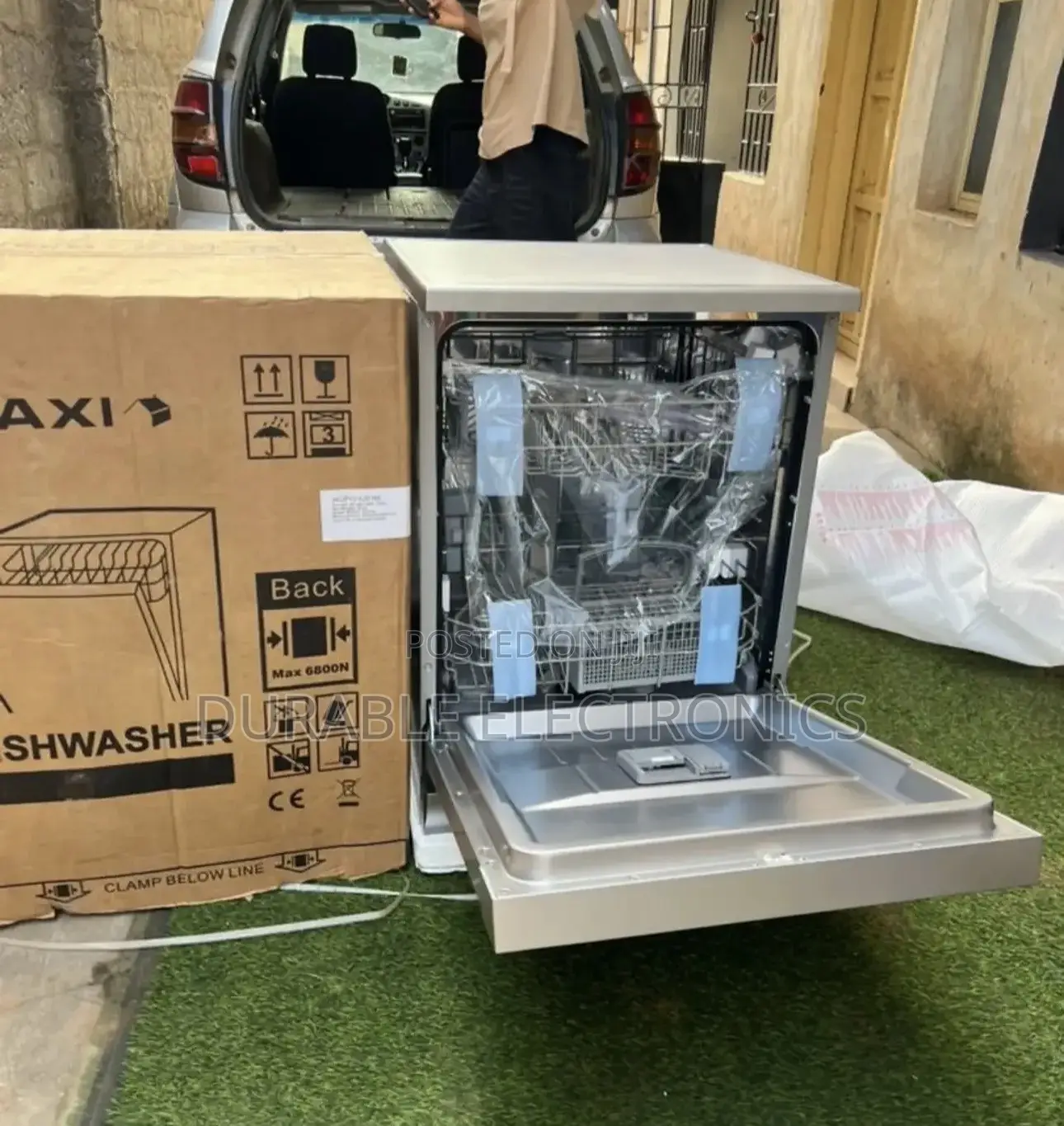 Maxi Dishwasher (12 Place Dishwasher)