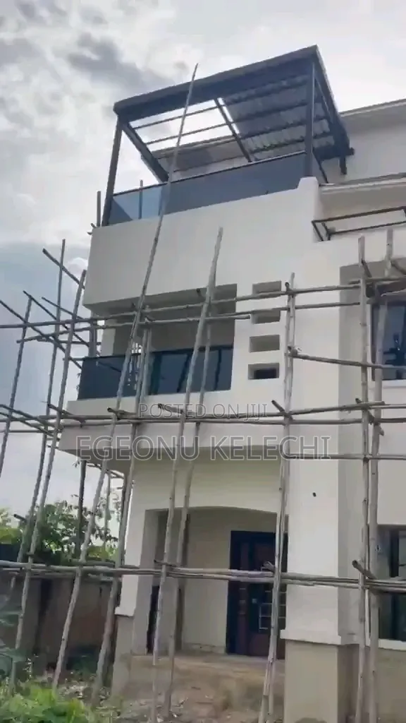 6bdrm Duplex in Awka for sale