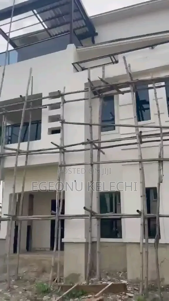 6bdrm Duplex in Awka for sale