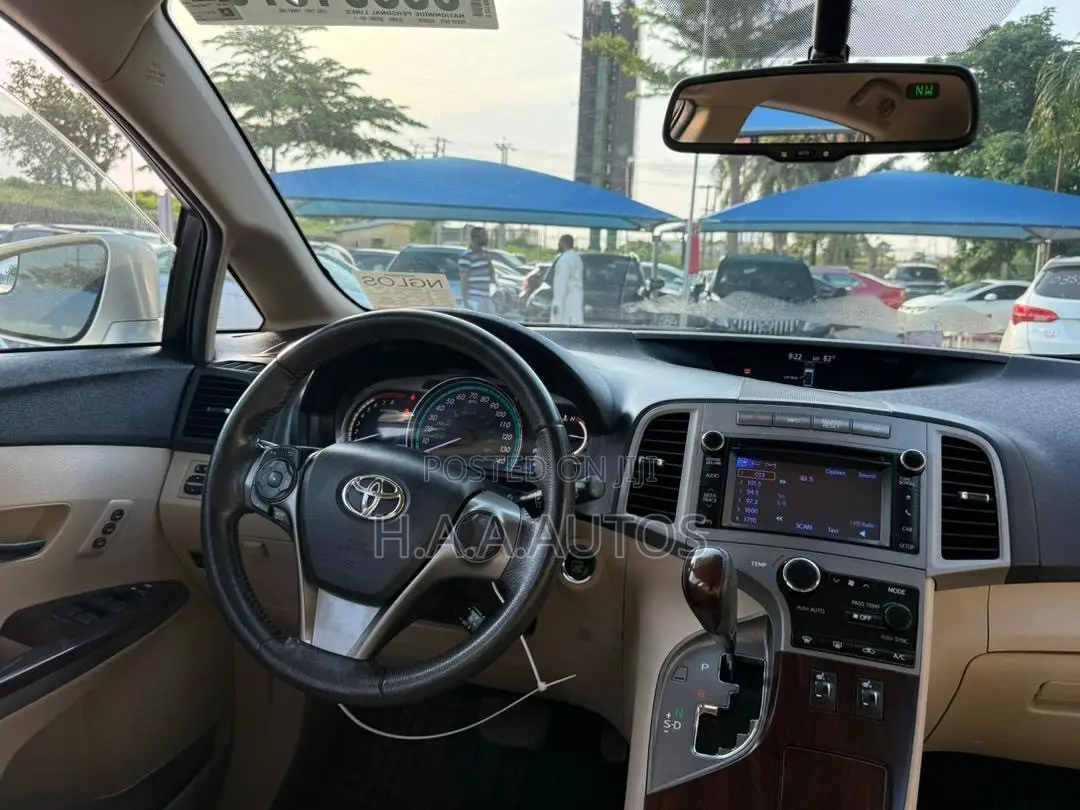 Toyota Venza XLE 2013 White