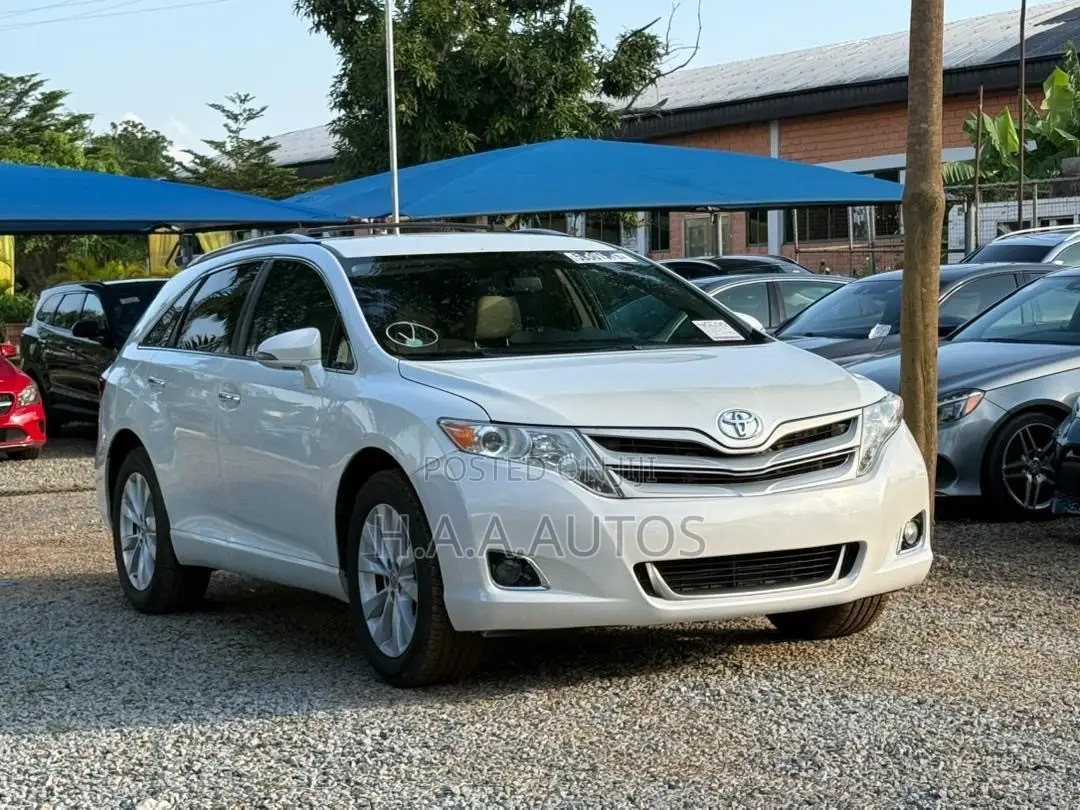 Toyota Venza XLE 2013 White