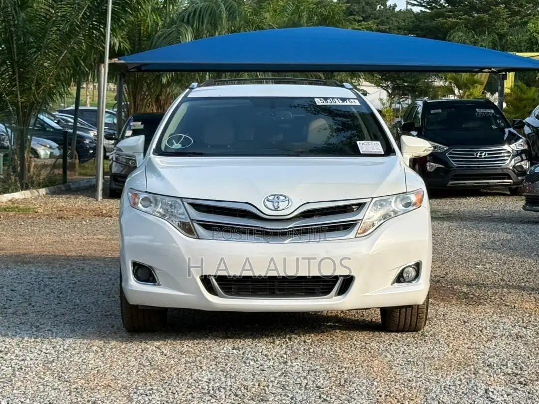Toyota Venza XLE 2013 White