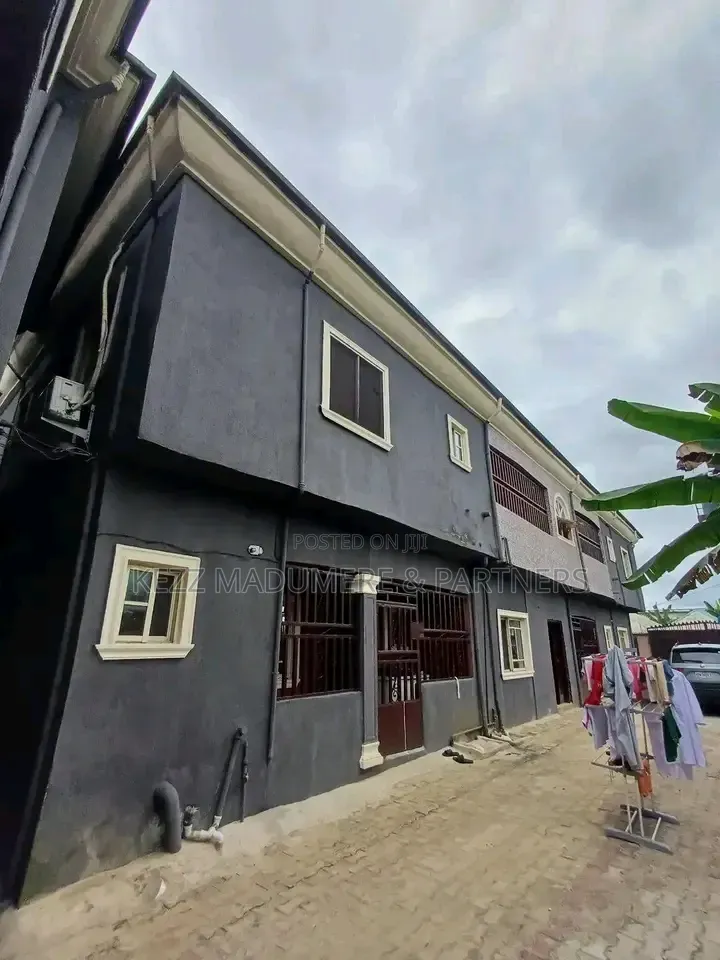 6bdrm Block of Flats in Aker Road, Iwofe,, New Layout for sale