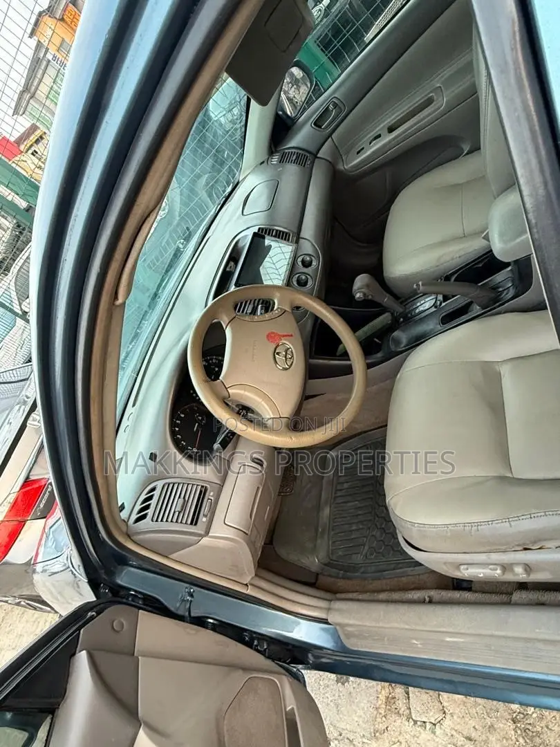 Toyota Camry 2006 Blue
