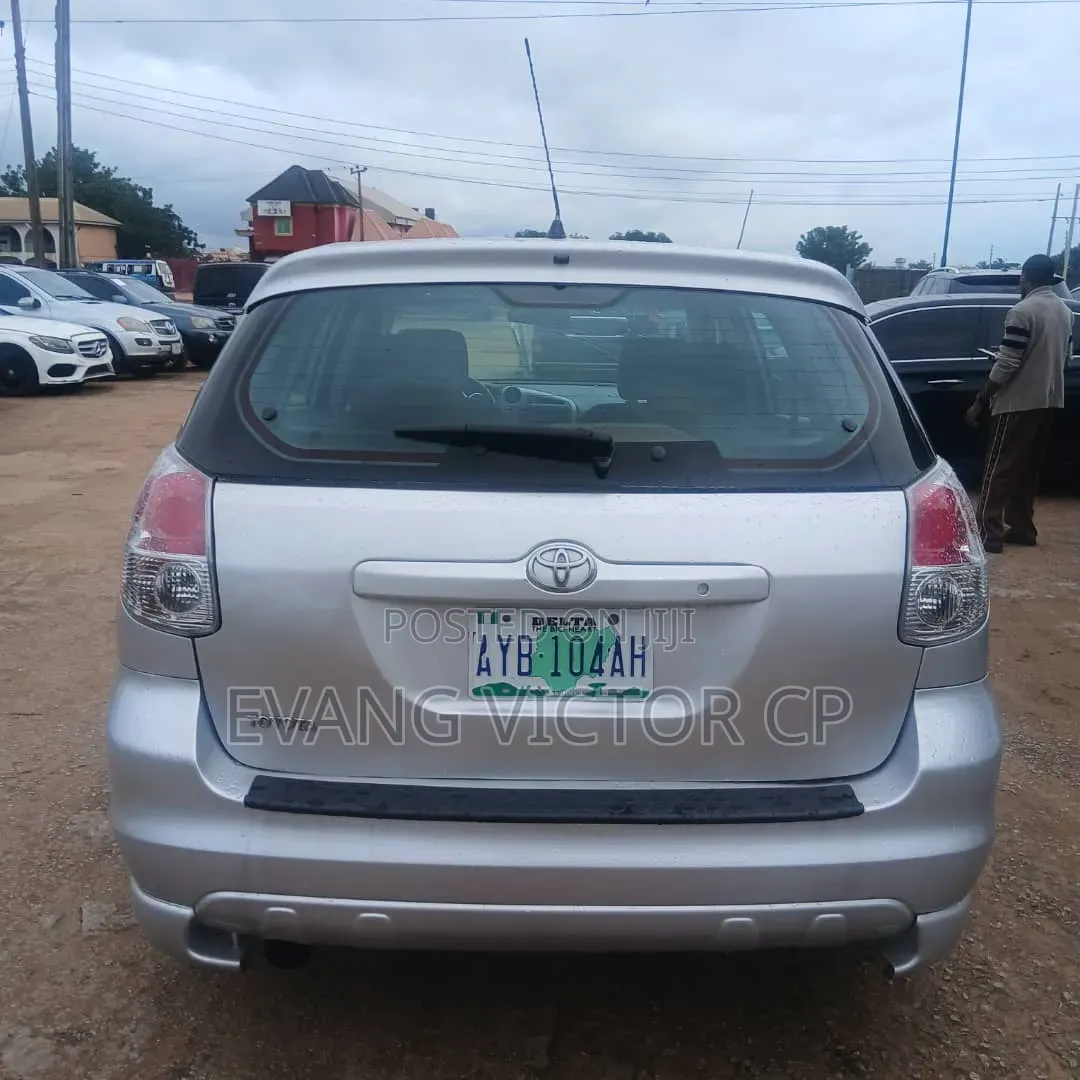 Toyota Matrix Hatchback AWD (1.8L 4cyl 4A) 2006 Silver