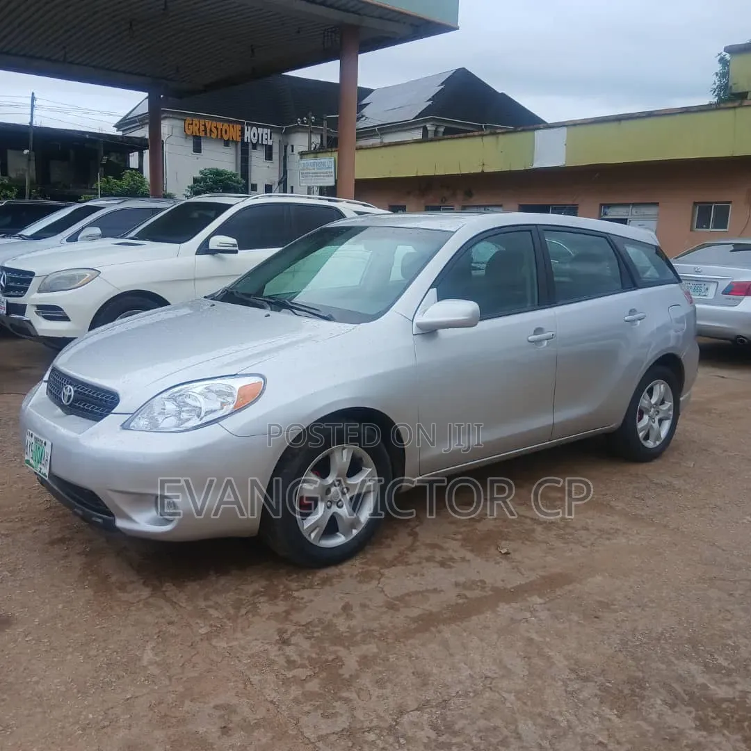 Toyota Matrix Hatchback AWD (1.8L 4cyl 4A) 2006 Silver