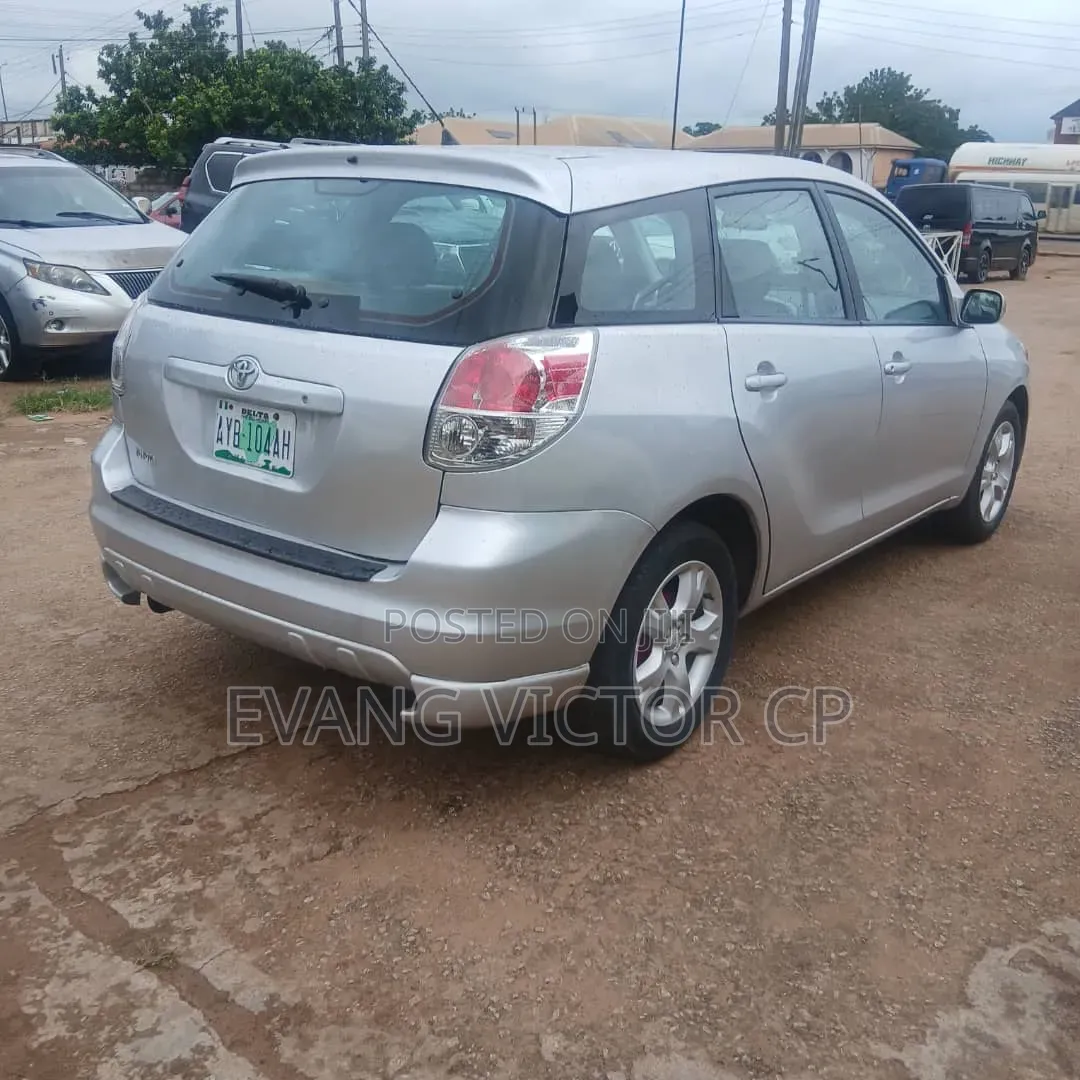 Toyota Matrix Hatchback AWD (1.8L 4cyl 4A) 2006 Silver
