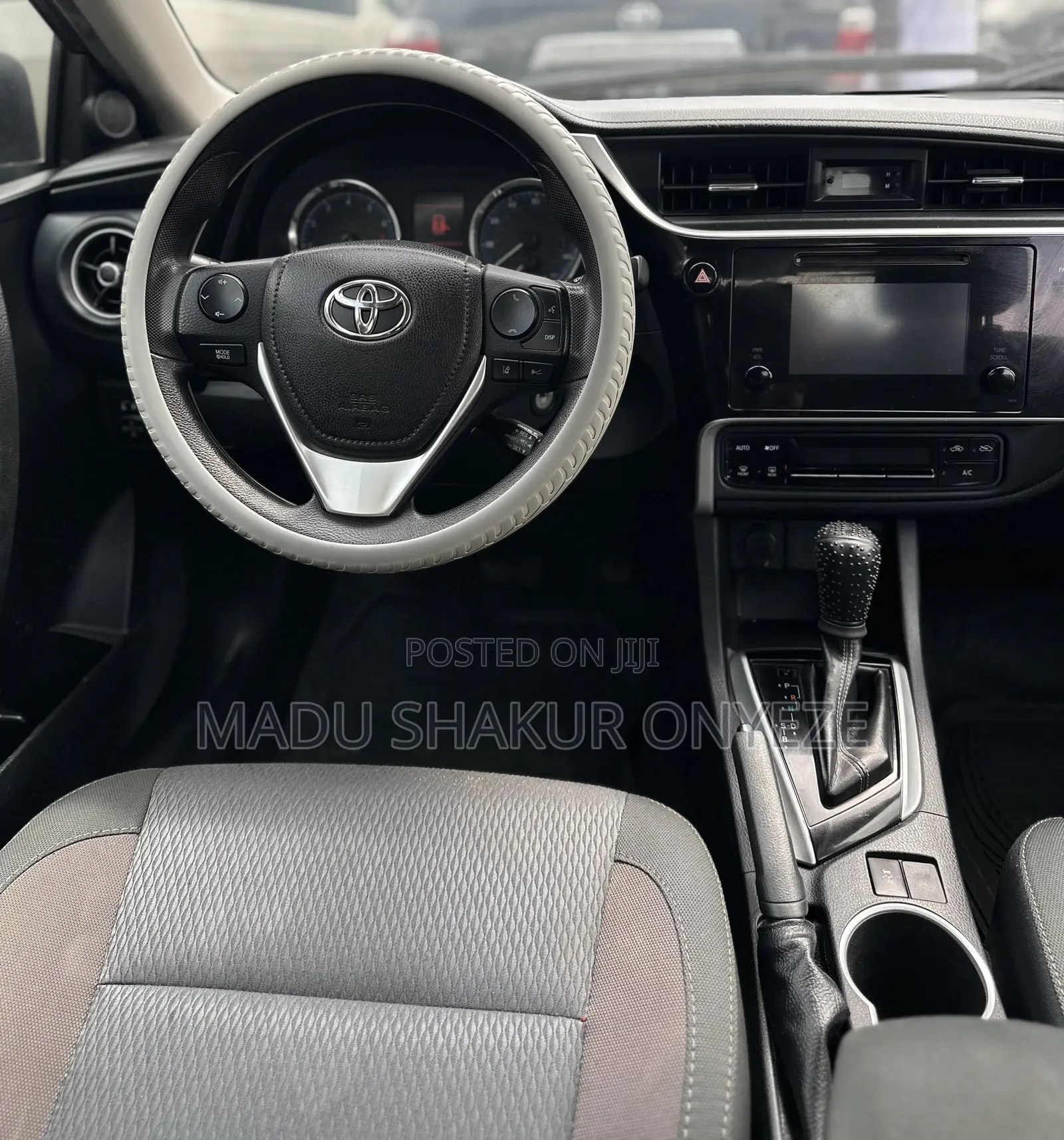 Toyota Corolla LE ECO 4dr Sedan (1.8L 4cyl CVT) 2017 Gray