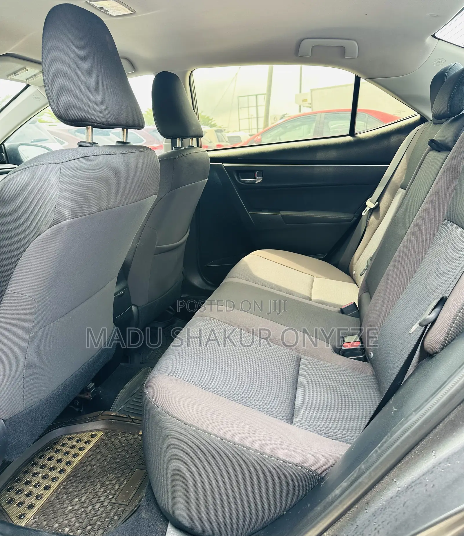 Toyota Corolla LE ECO 4dr Sedan (1.8L 4cyl CVT) 2017 Gray