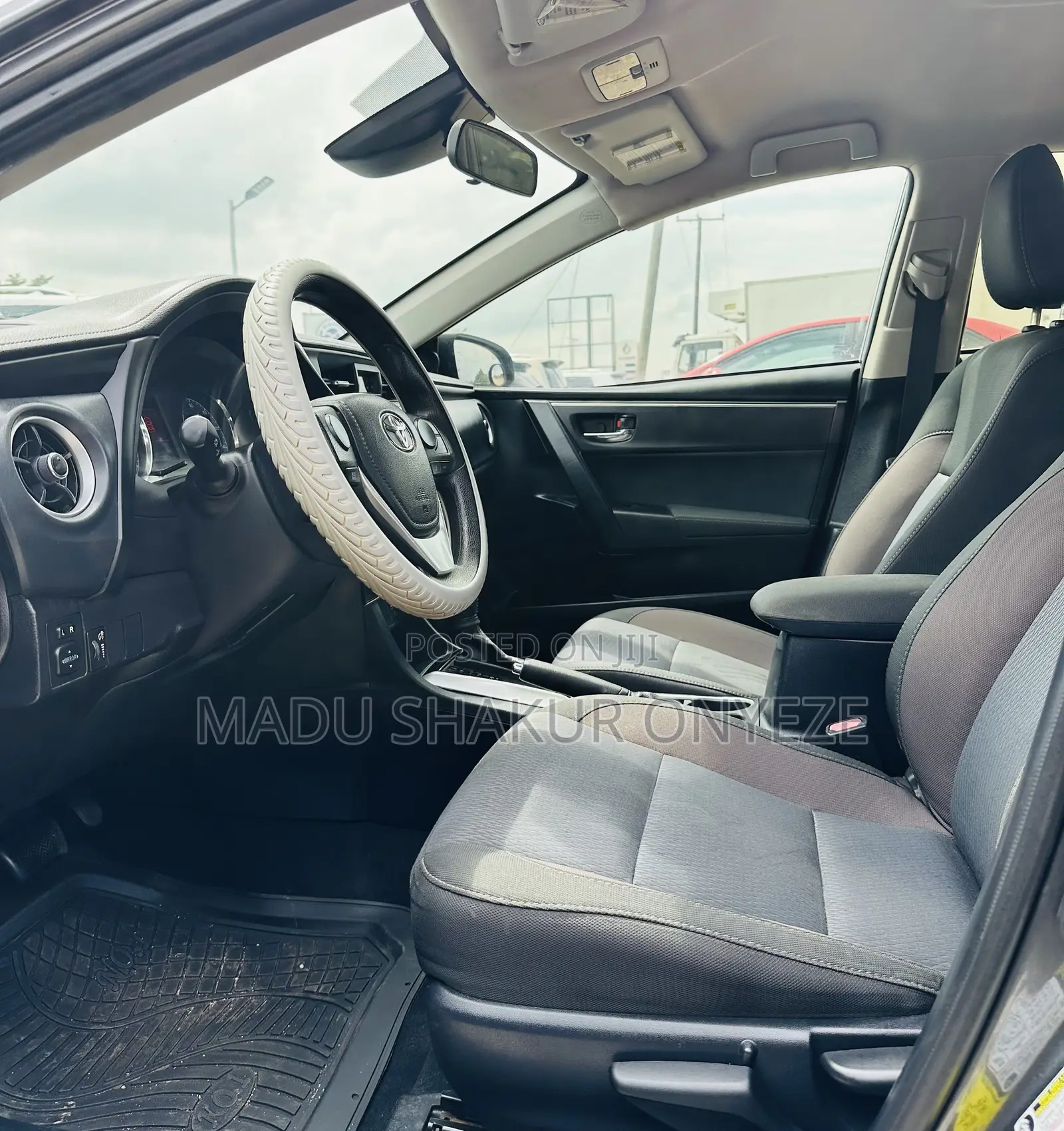 Toyota Corolla LE ECO 4dr Sedan (1.8L 4cyl CVT) 2017 Gray