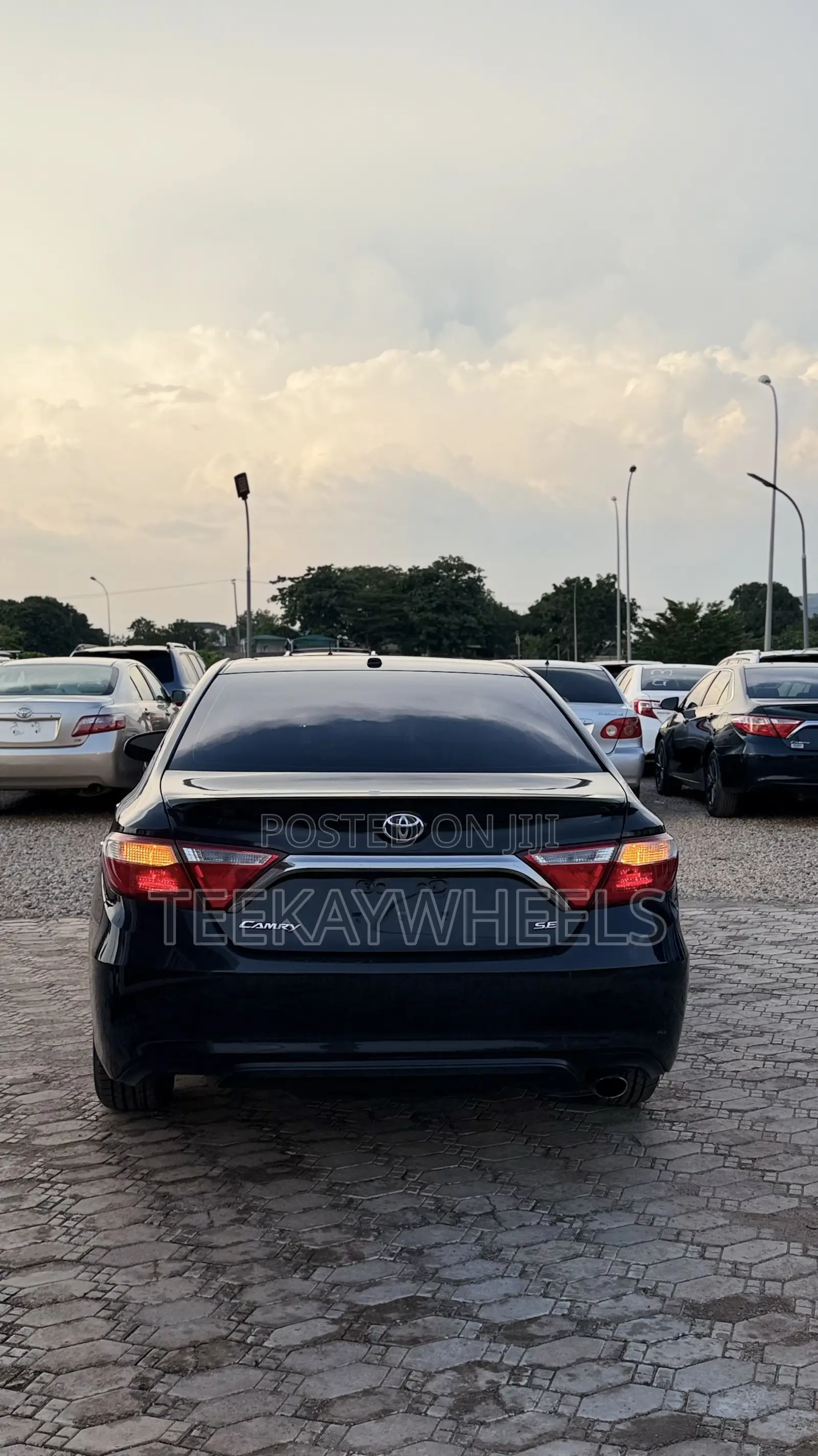 Toyota Camry SE 4dr Sedan (2.5L 4cyl 6A) 2017 Black