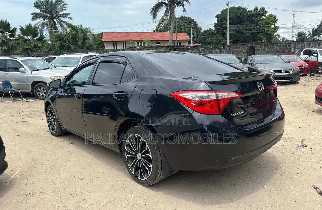 Toyota Corolla S 4dr Sedan (1.8L 4cyl CVT) 2015 Black