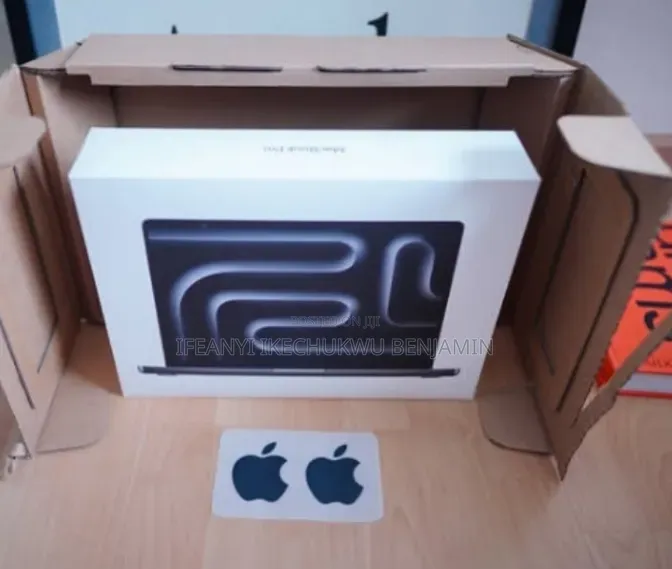 New Laptop Apple MacBook Pro 2025 M5 24GB Apple M5 SSD 1T