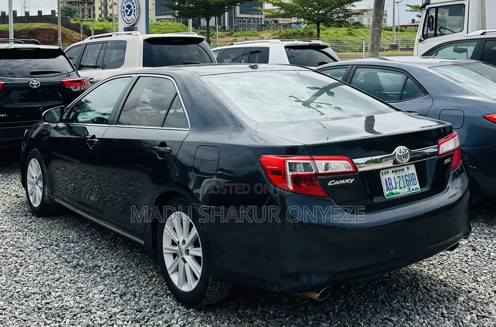 Toyota Camry XLE V6 4dr Sedan (3.5L 6cyl 6A) 2013 Gray